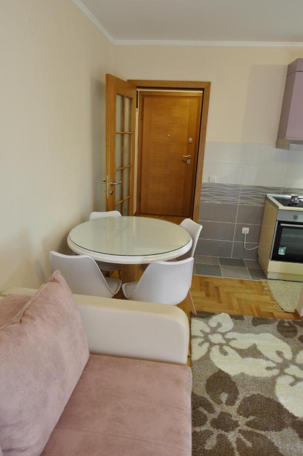 Alex 2 Apartman Vrnjacka Banja Phòng bức ảnh